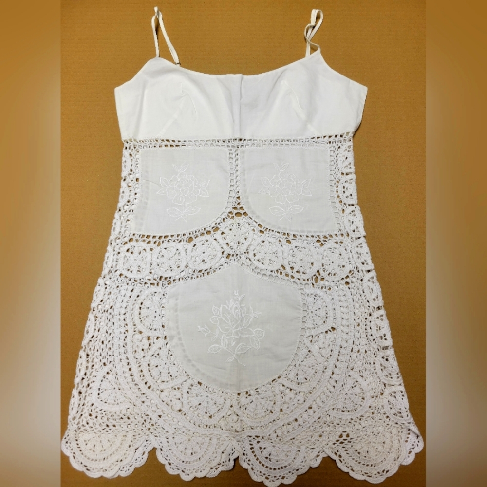 BCBG dress/cover up White Sz 2